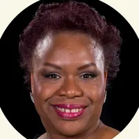 Flora Luvualu